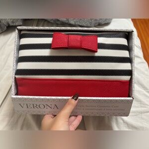 BNWT triple section makeup case